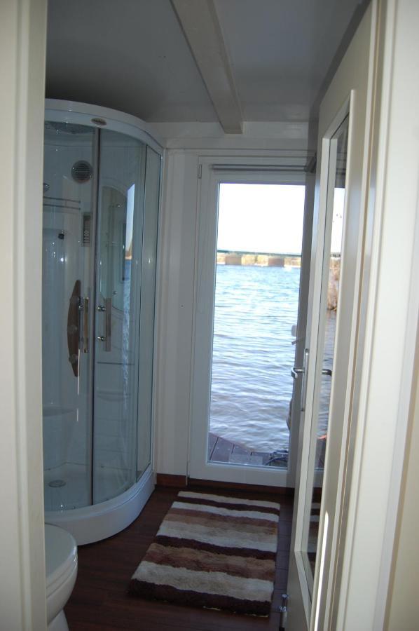 Feststehendes Hausboot Hotel Kolonie Zern Luaran gambar